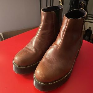 Dr.Martens Rommetty 2 in a stunning butterscotch!